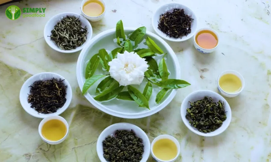 Hình ảnh lá trà xanh tươi mát, biểu tượng cho bí quyết sống thọ của người Nhật Bản.