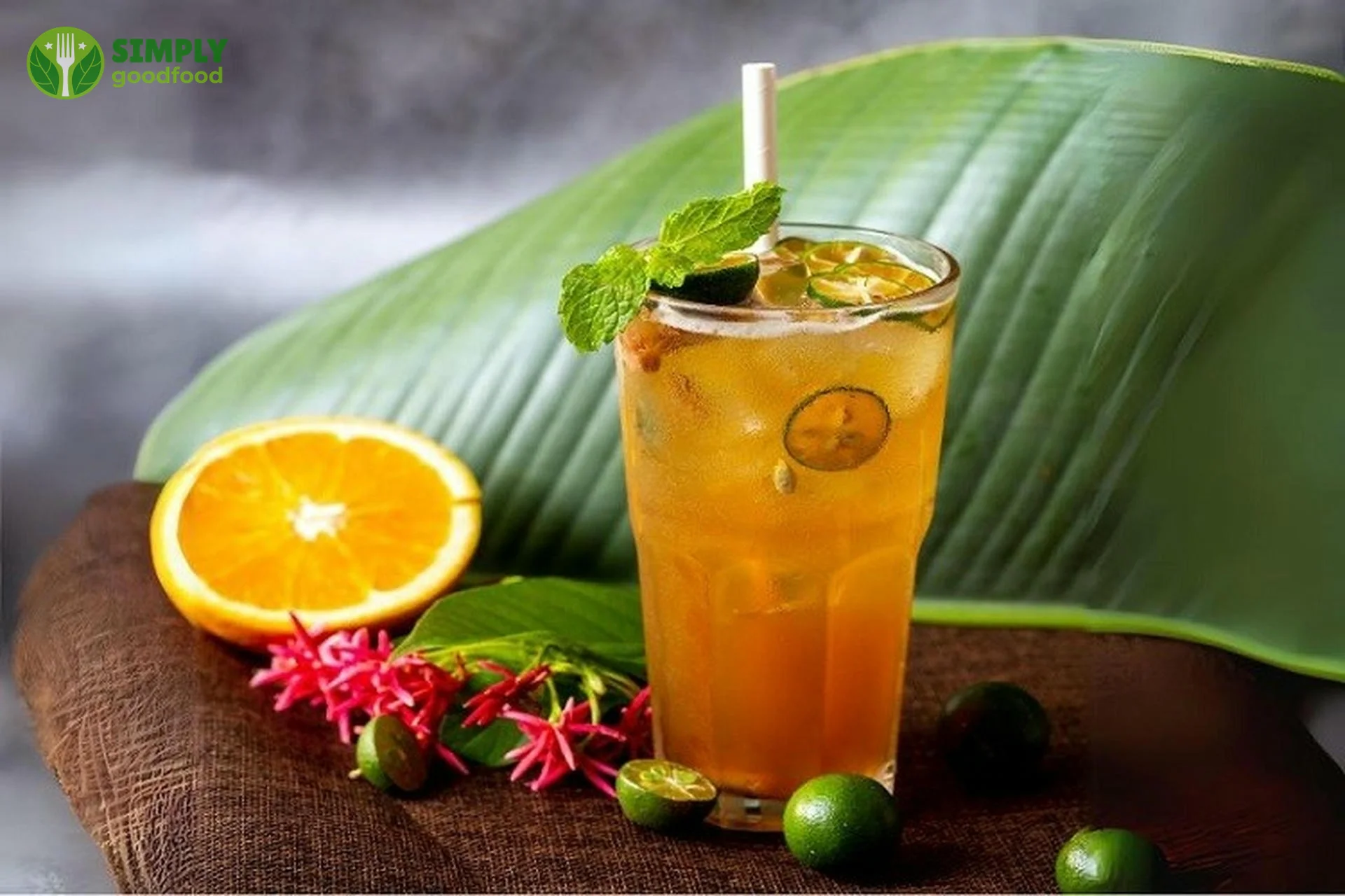 Trà tắc mật ong, thức uống dân dã tốt cho sức khỏe và làm đẹp tự nhiên.