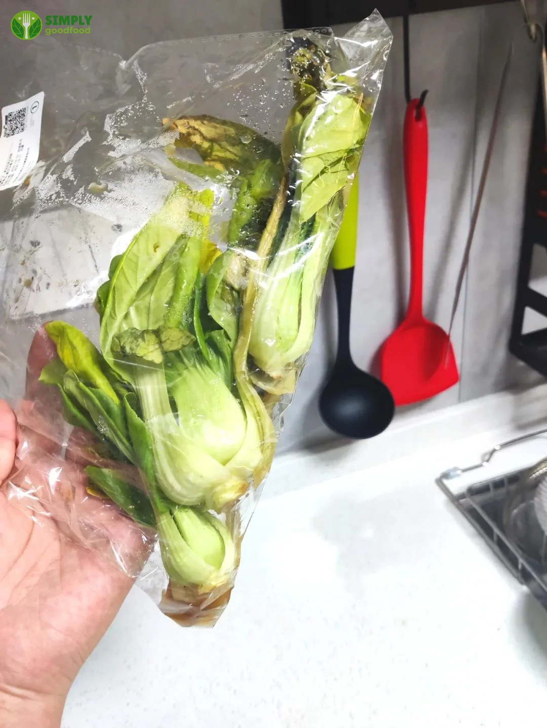 Đồ ăn thừa để qua đêm tiềm ẩn nguy cơ ngộ độc thực phẩm, cần lưu ý cách bảo quản.